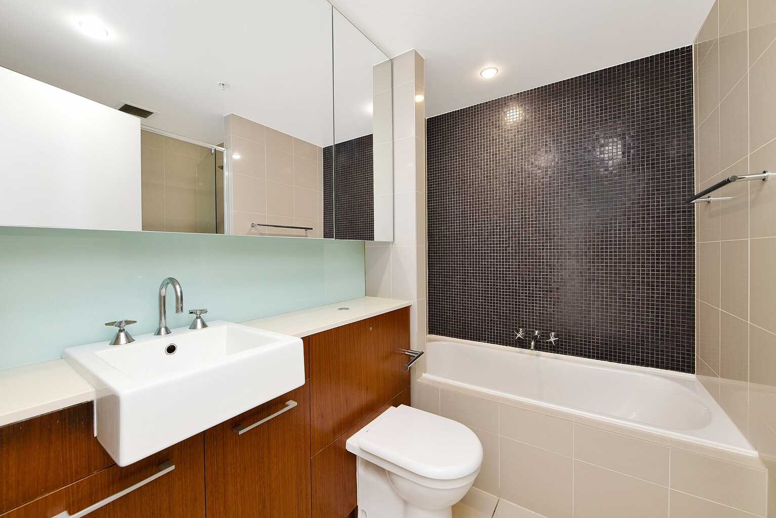 701/8 Brodie Spark Drive Wolli Creek 701/8 Brodie Spark Drive Wolli Creek
