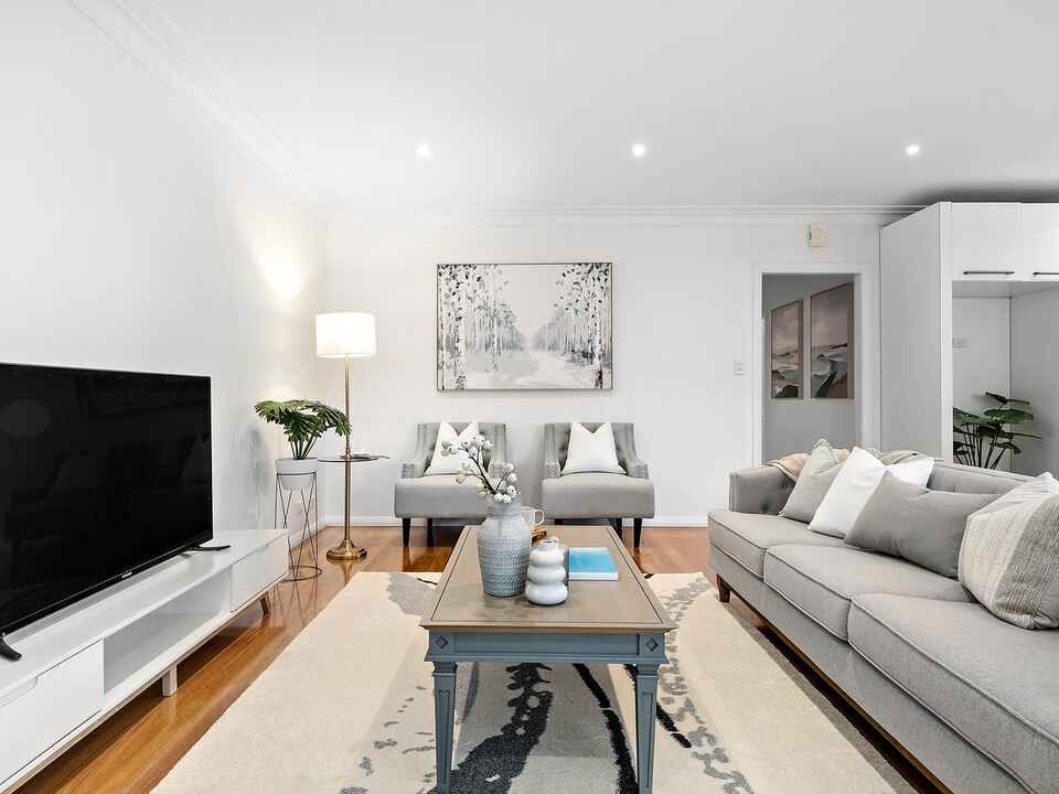 2 Scarborough Street Monterey