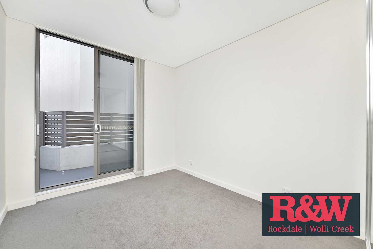 205/2 Discovery Point Place Wolli Creek