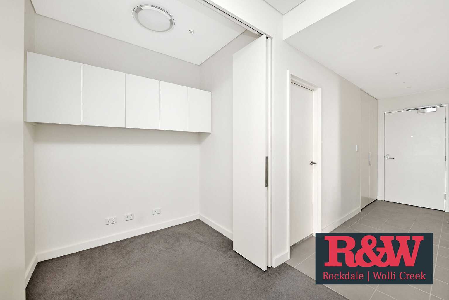 205/2 Discovery Point Place Wolli Creek