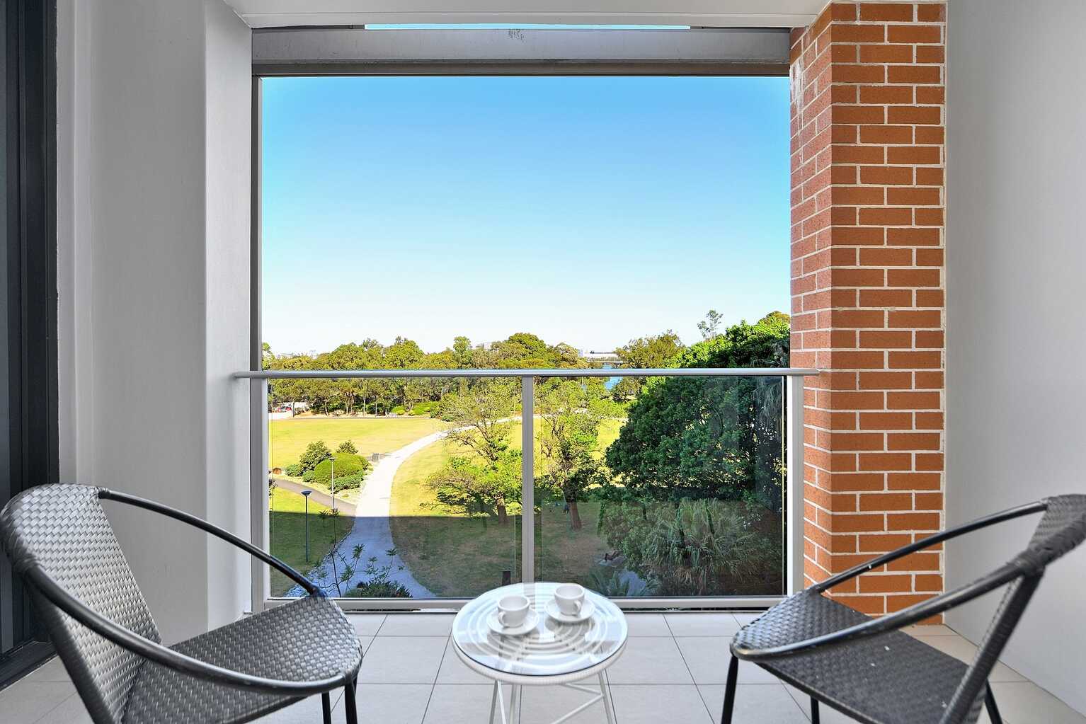 404/12 Brodie Spark Drive Wolli Creek 404/12 Brodie Spark Drive Wolli Creek