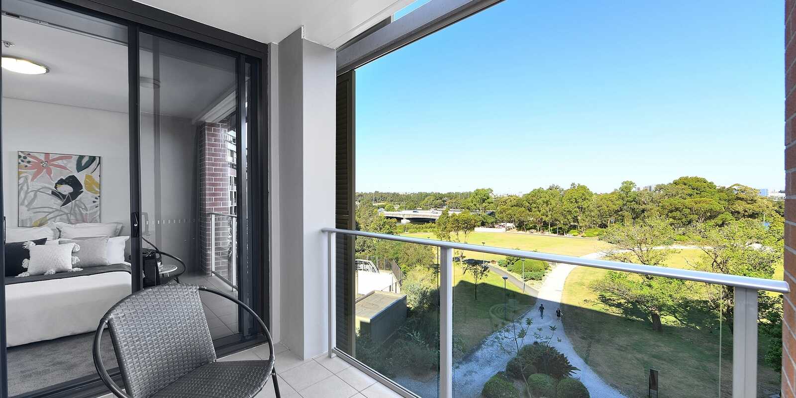 404/12 Brodie Spark Drive Wolli Creek 404/12 Brodie Spark Drive Wolli Creek