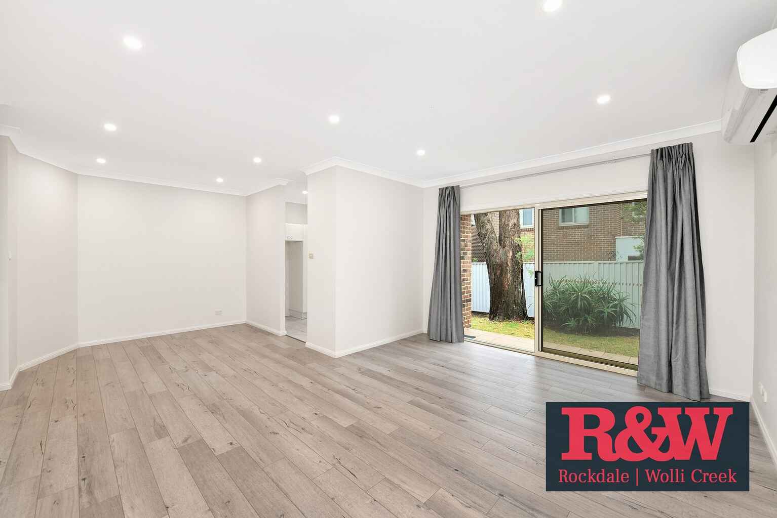 2/17 Gungah Bay Road Oatley