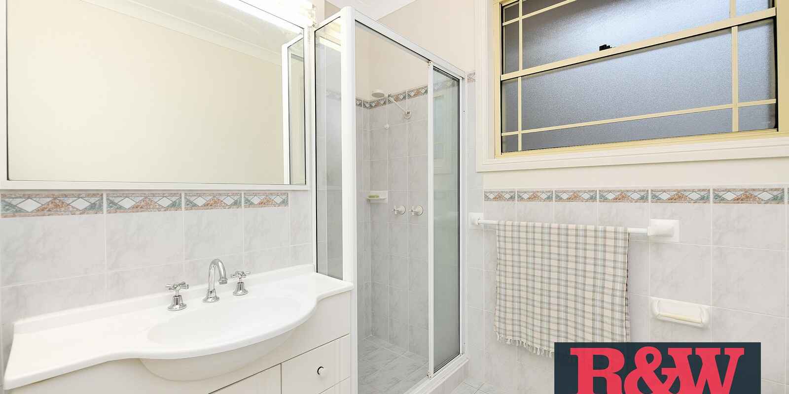 2/17 Gungah Bay Road Oatley