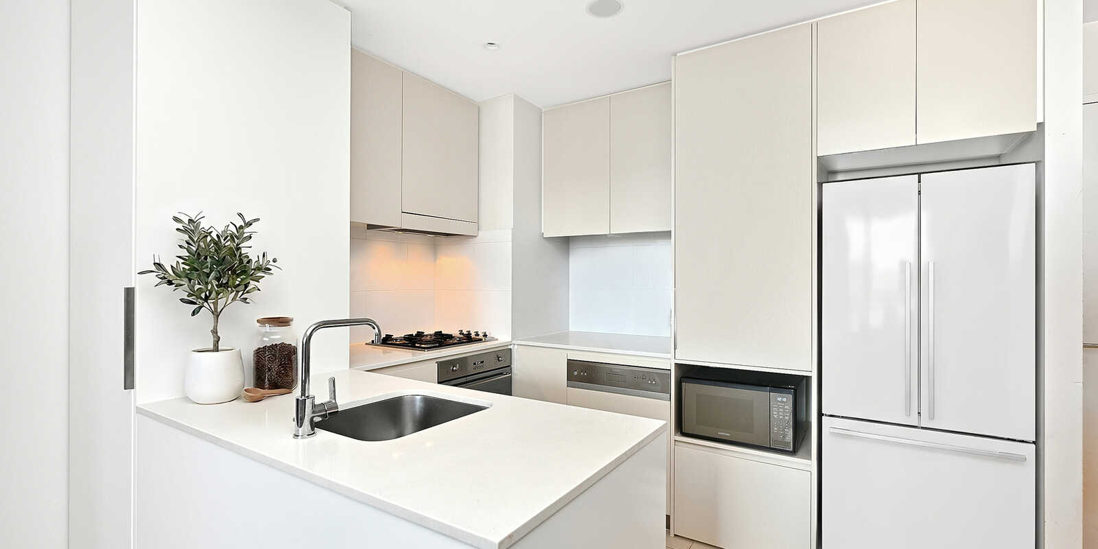 606/1 Brodie Spark Drive Wolli Creek 606/1 Brodie Spark Drive Wolli Creek