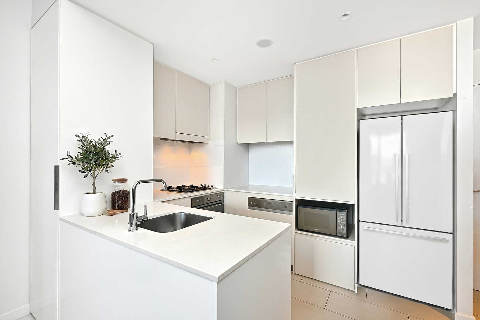 606/1 Brodie Spark Drive Wolli Creek 606/1 Brodie Spark Drive Wolli Creek