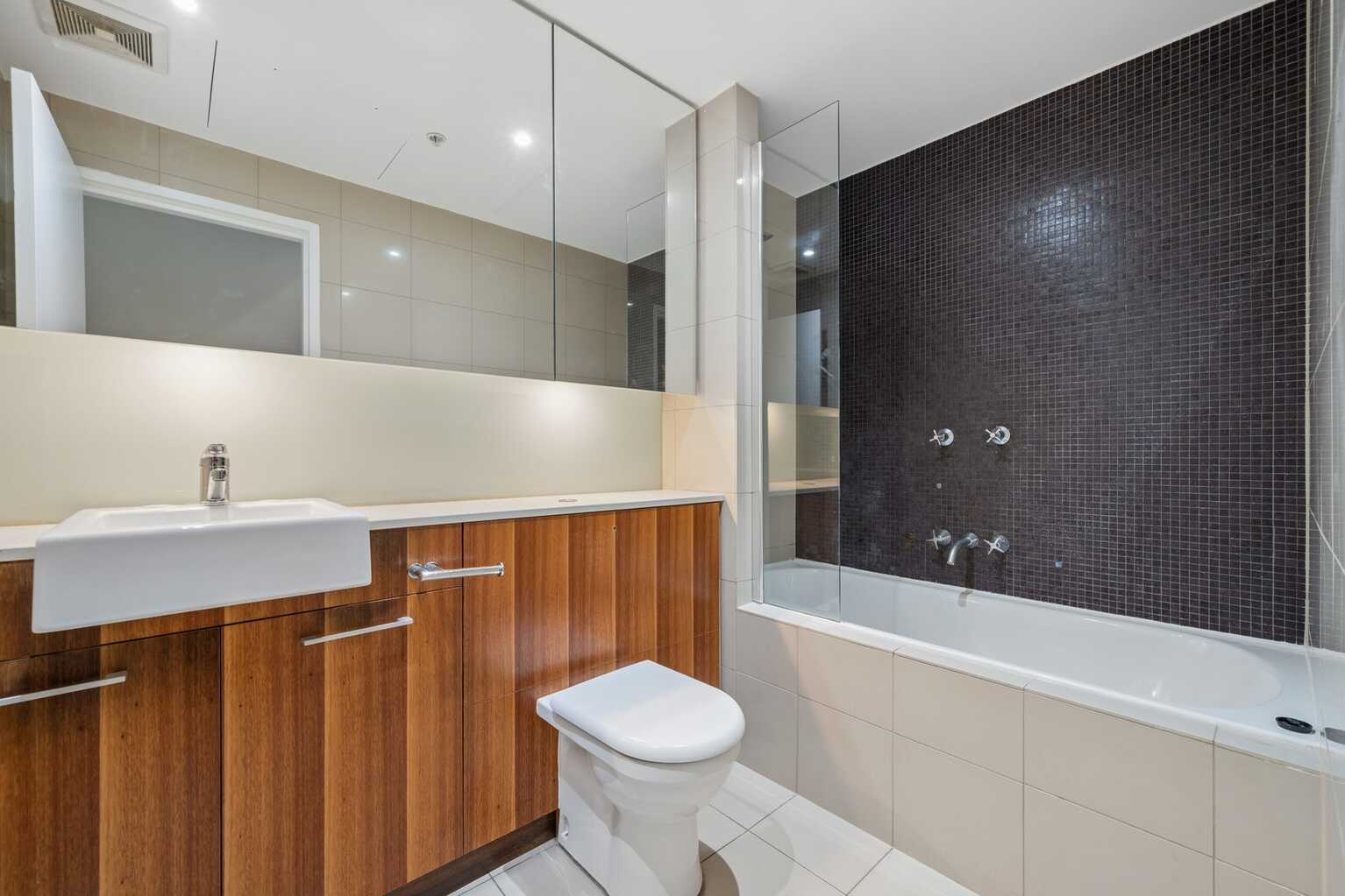 506/2 Brodie Spark Drive Wolli Creek 506/2 Brodie Spark Drive Wolli Creek