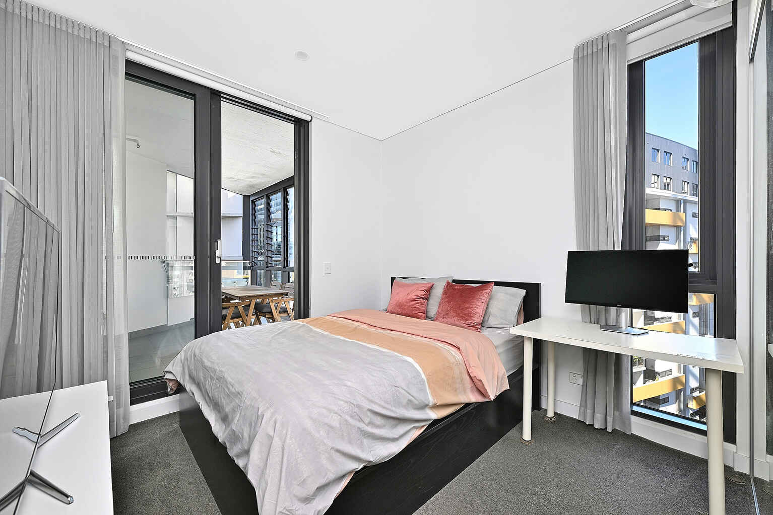 706/9 Brodie Spark Drive Wolli Creek 706/9 Brodie Spark Drive Wolli Creek