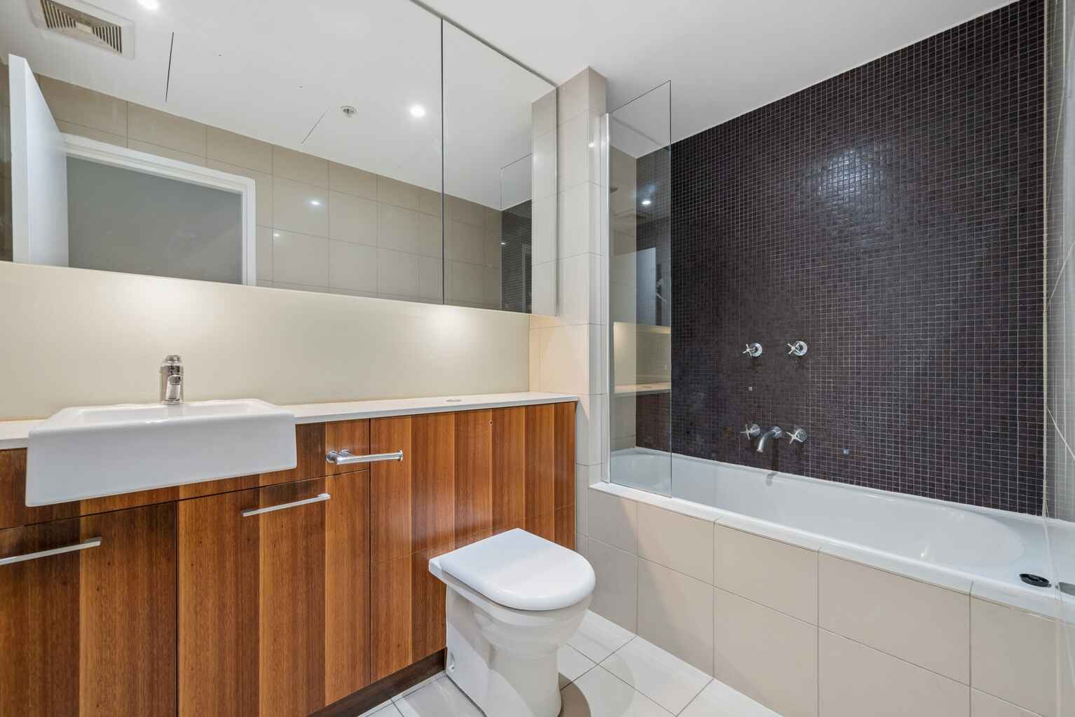 506/2 Brodie Spark Drive Wolli Creek 506/2 Brodie Spark Drive Wolli Creek