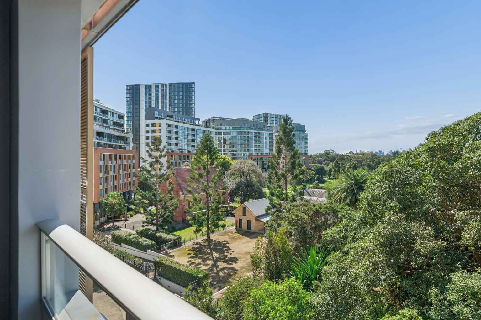 506/2 Brodie Spark Drive Wolli Creek 506/2 Brodie Spark Drive Wolli Creek
